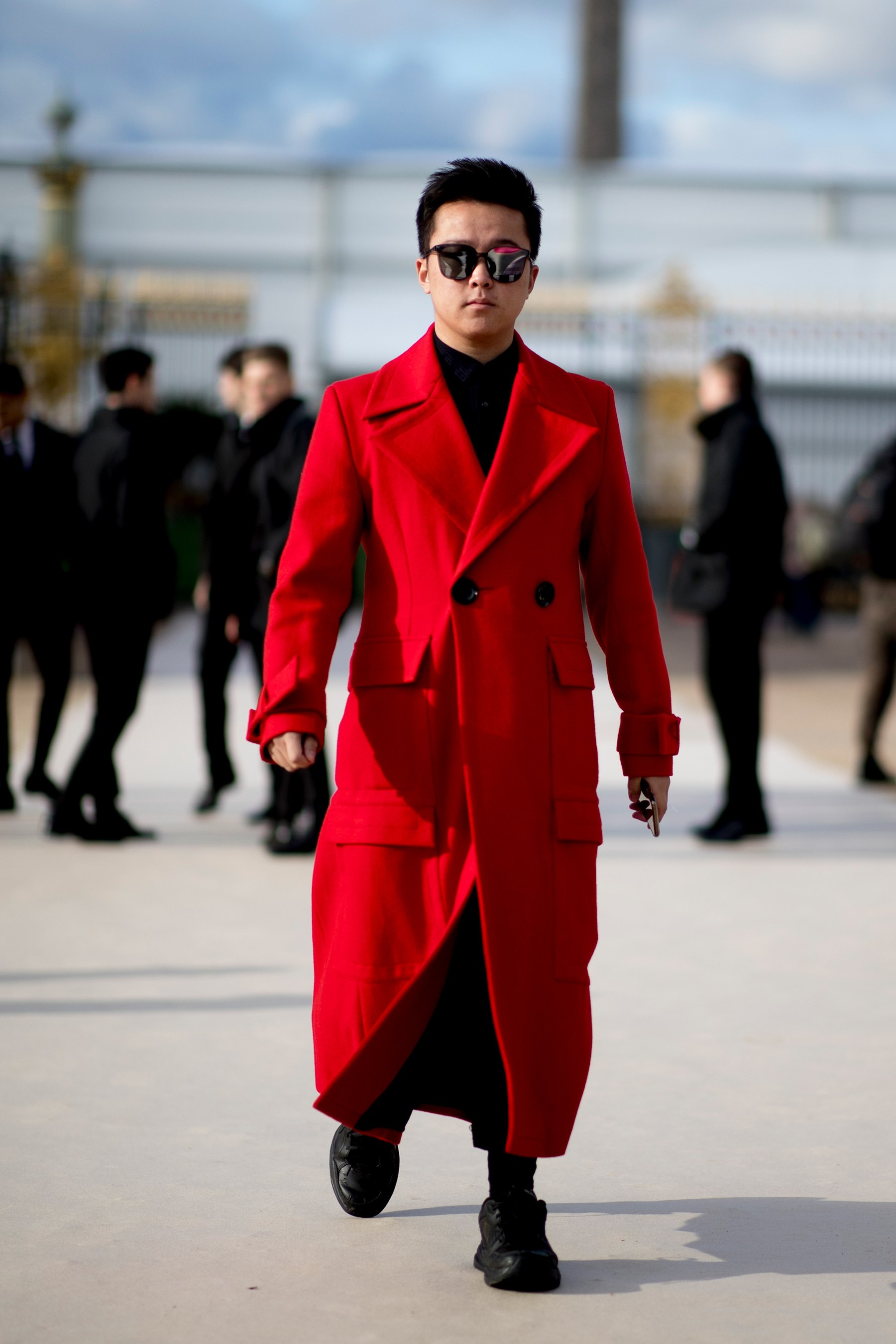 Красное пальто мужское