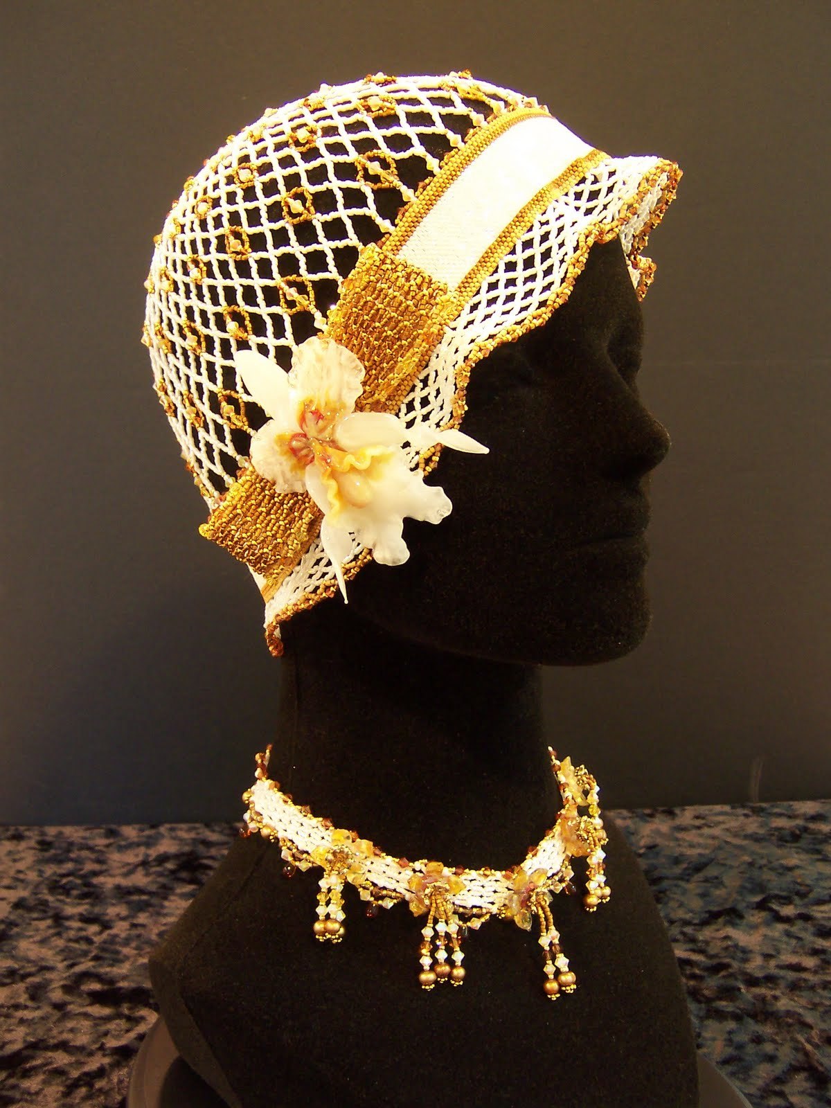 шапочка сеточка. головной убор из бисера. кокошник княжна. украшение шапки бисером. головные уборы из стекляруса.