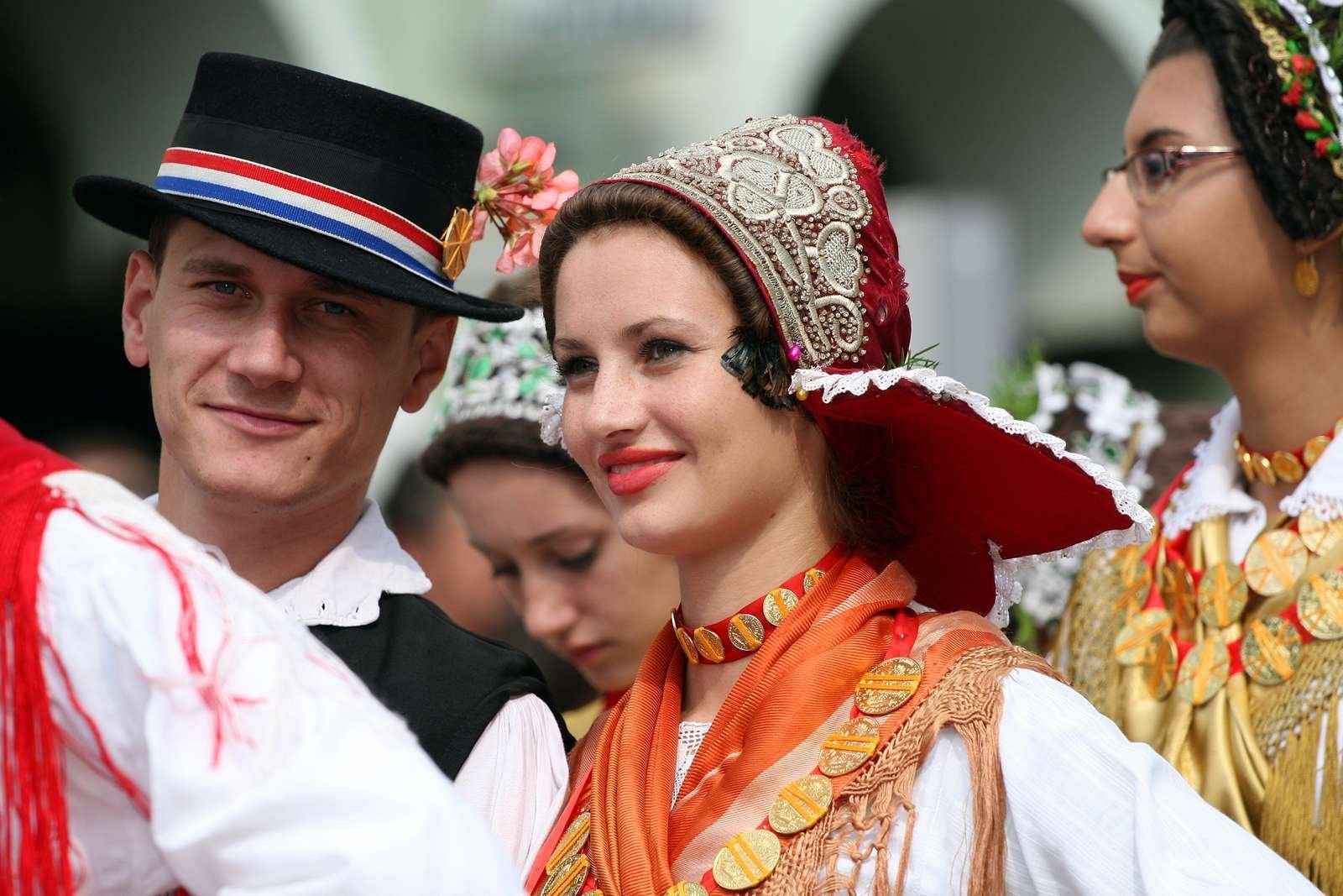 Как выглядят сербы
