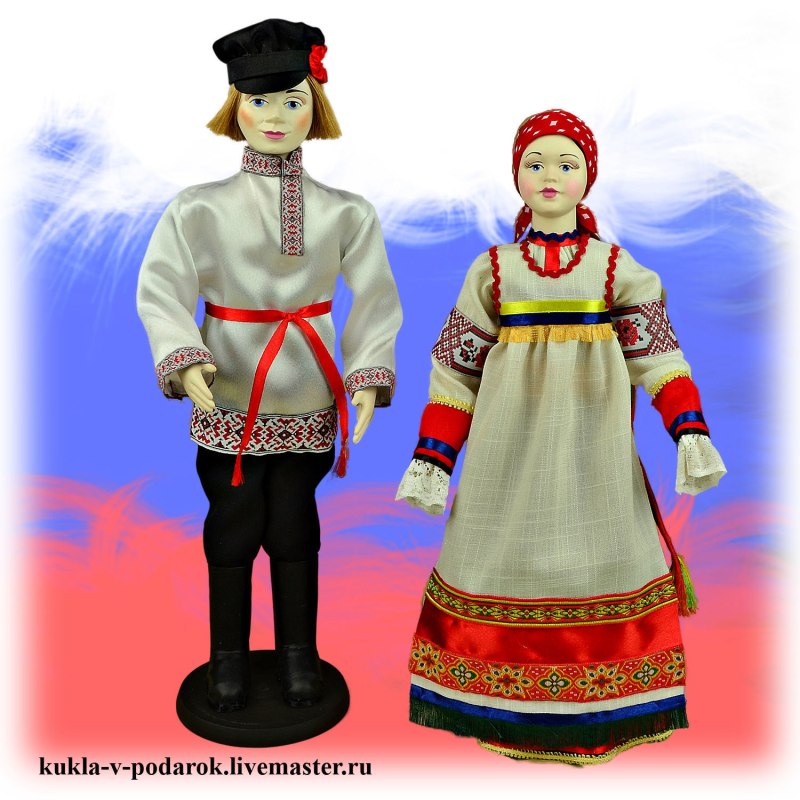 Марийская кукла в национальном костюме