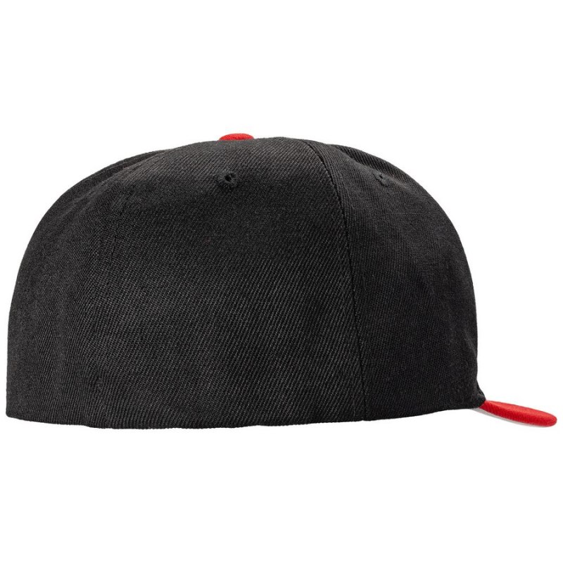 Бейсболка Unit Snapback с прямым козырьком, черная