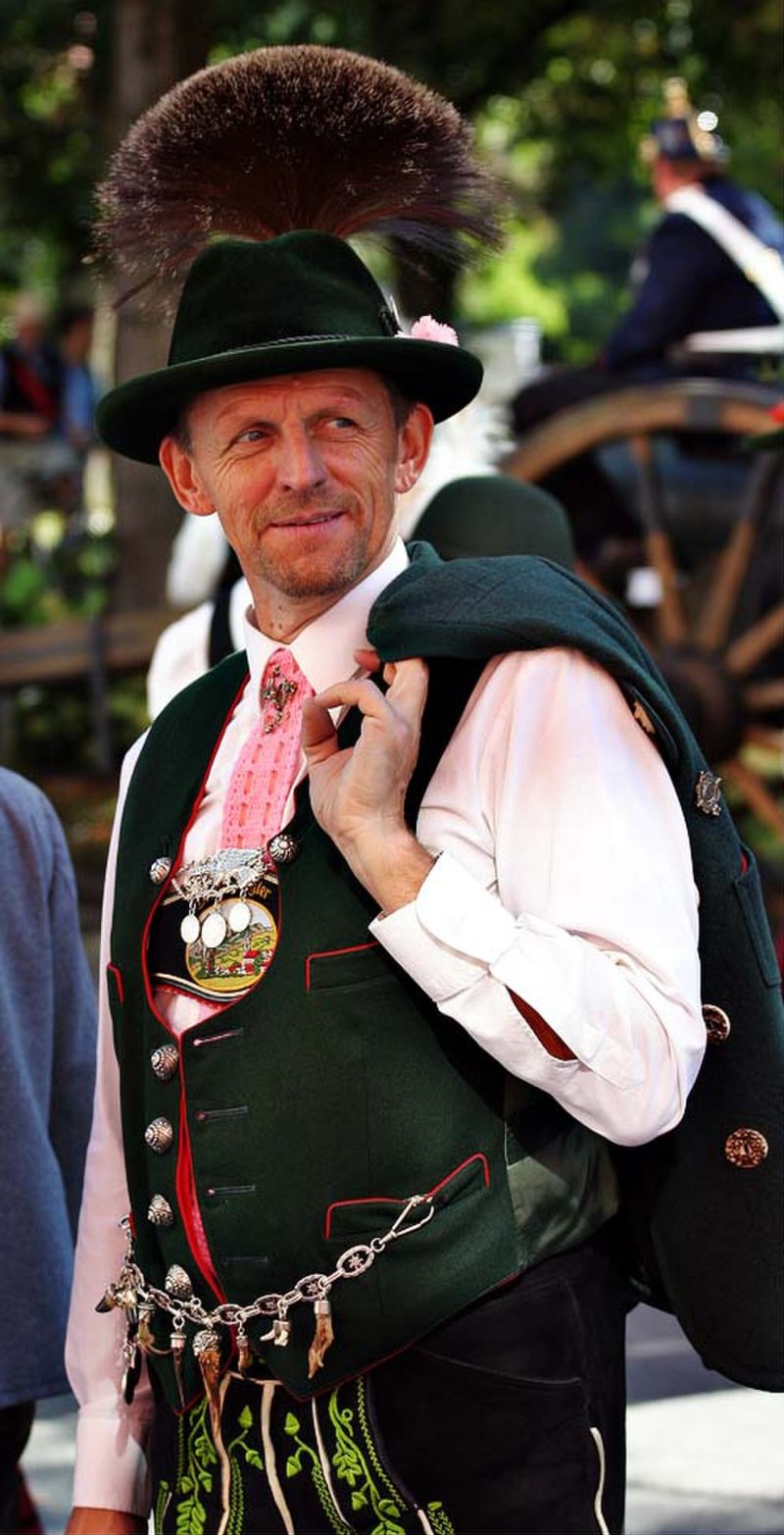 Lederhosen Баварские костюмы