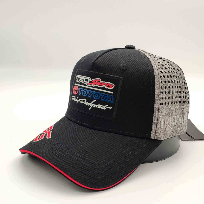 Тойота кепка белый