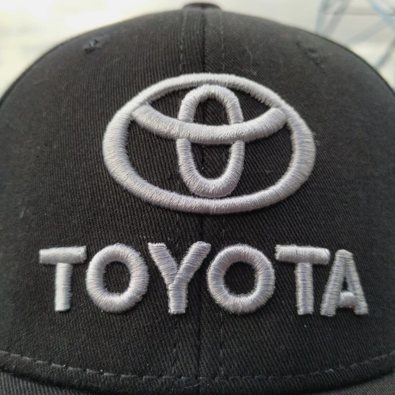 Кепка с логотипом Тойота