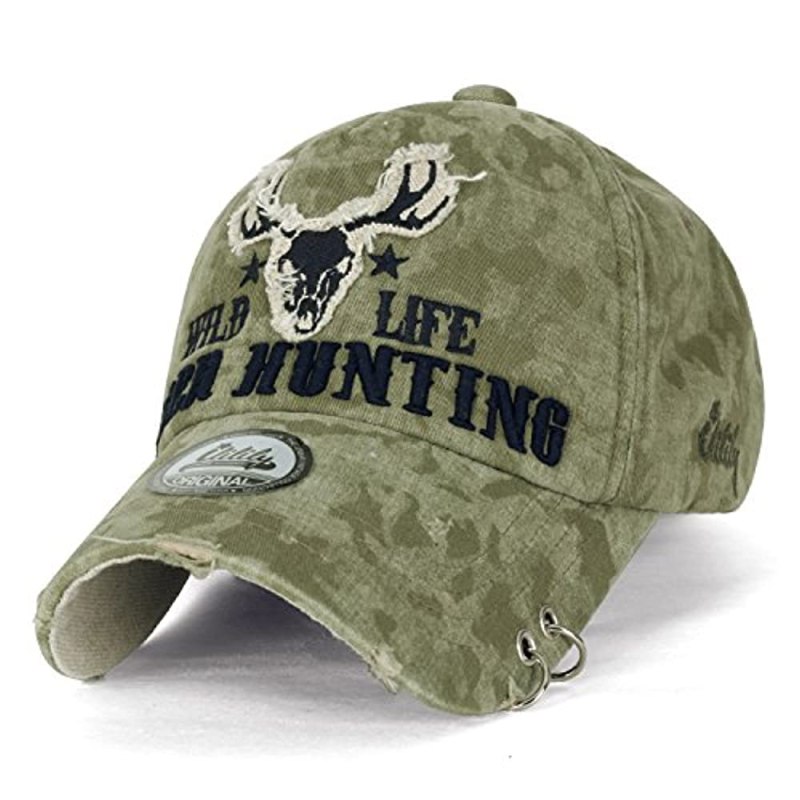 Бейсболка с потертостями