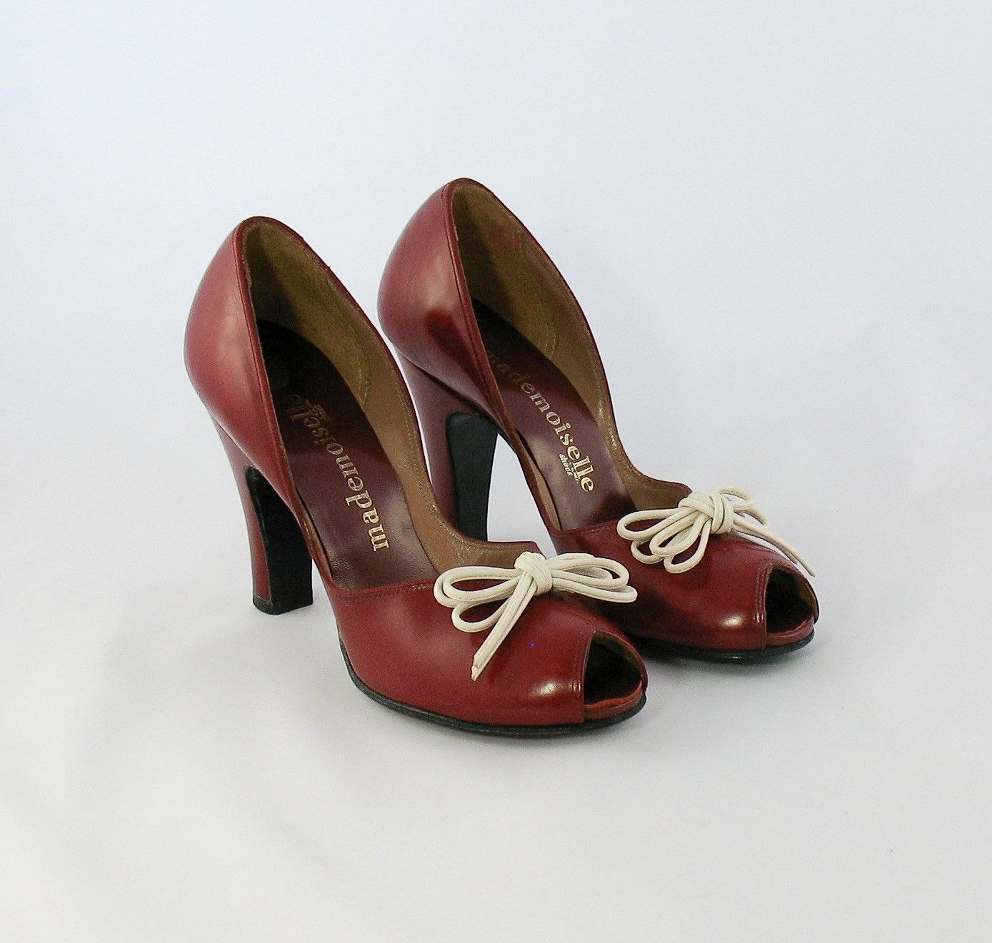 Vintage heels. Туфли женские cherry697101сб. Туфли ред черри. Винтажные туфли. Туфли в стиле ретро.