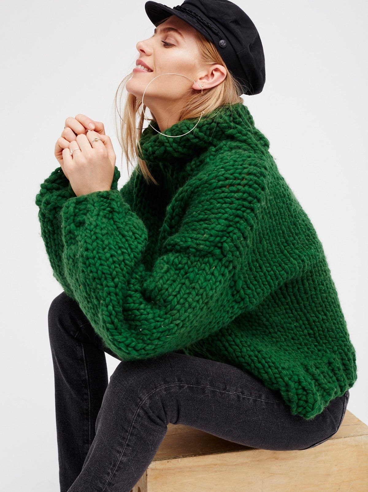 зеленый свитер. зеленый свитер крупной вязки. зеленый свитер оверсайз. зеленый свитер оверсайз. зеленый свитер оверсайз.