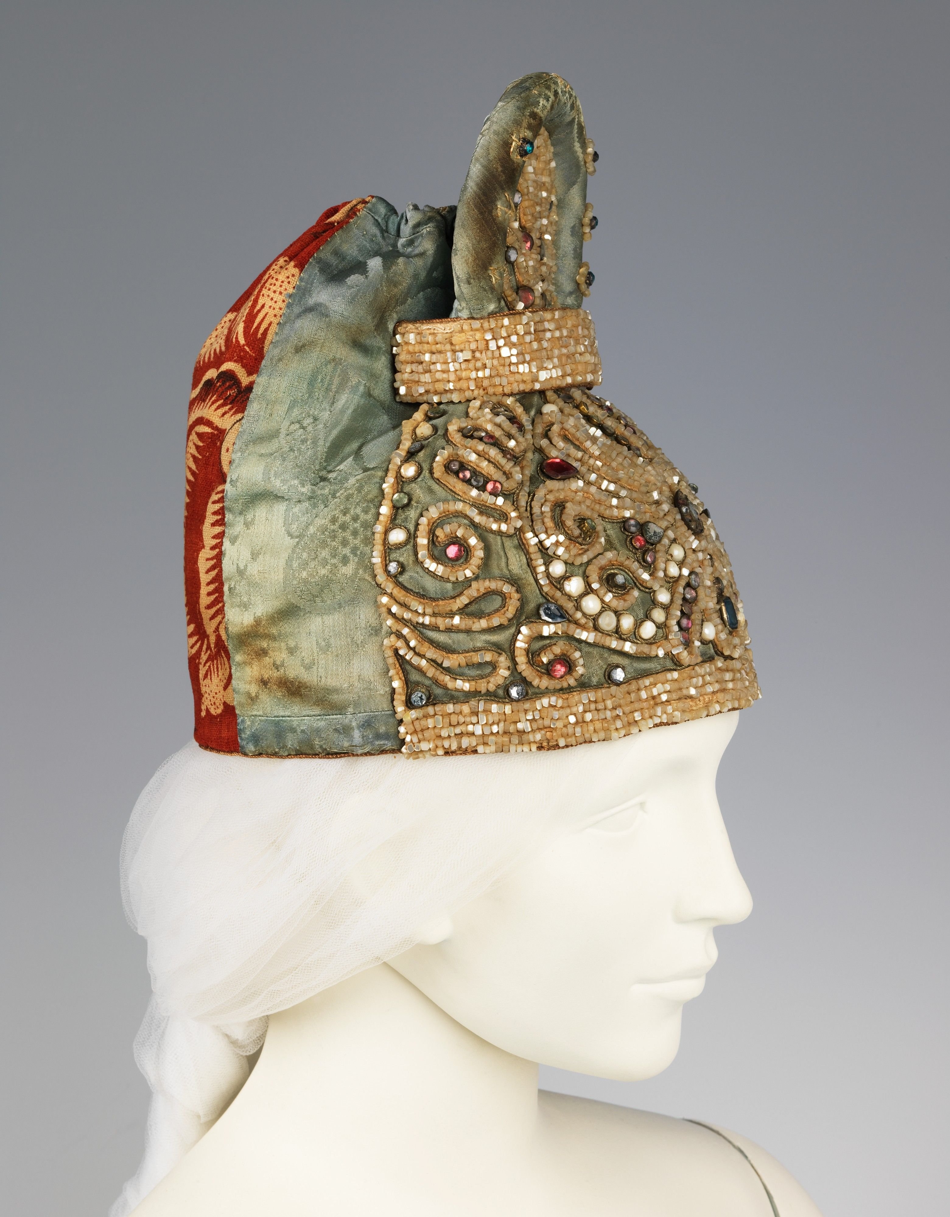 Старинные женские головные уборы фото женские