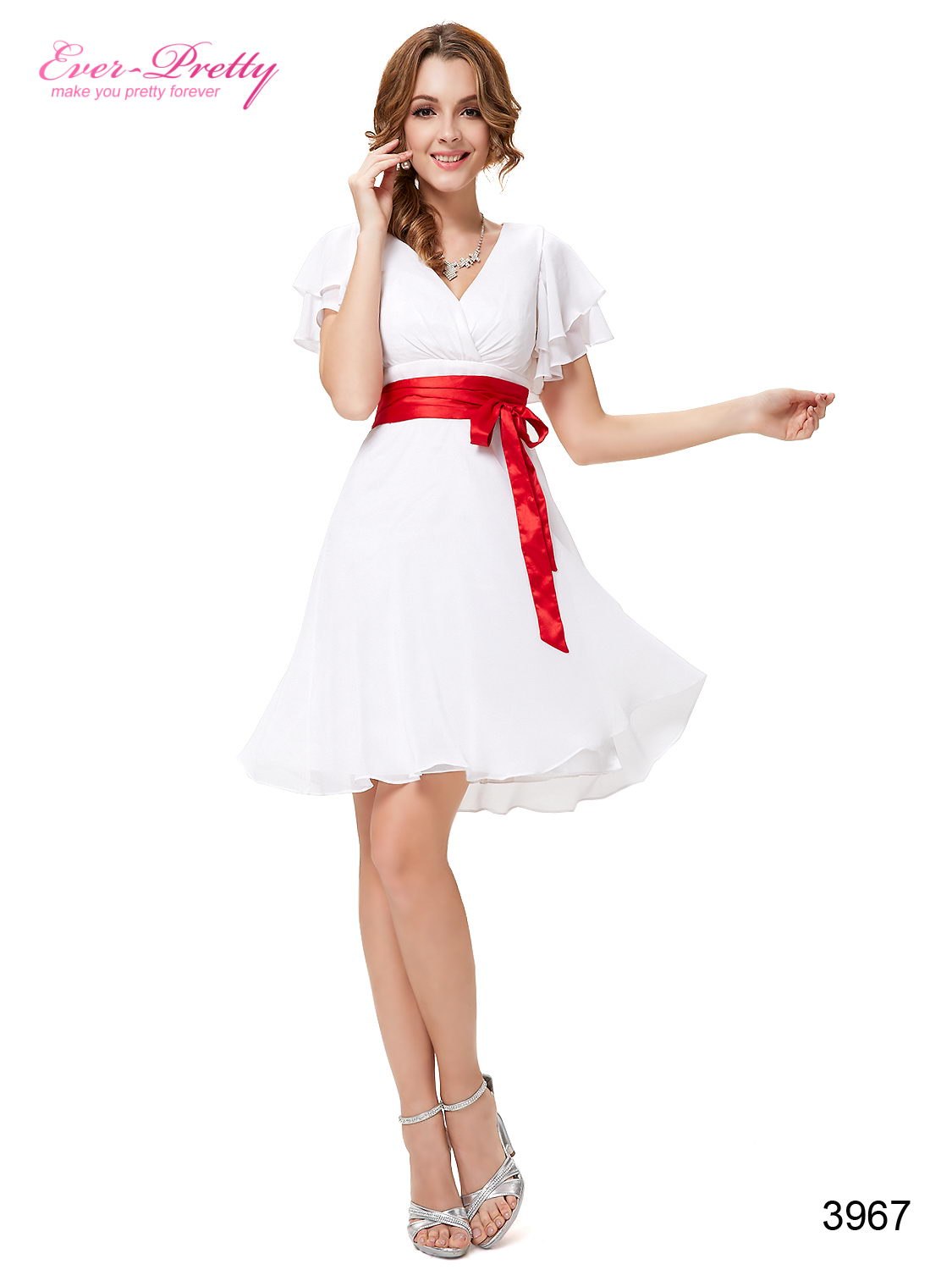 Платье с красным поясом. Красно белое платье. Белое платье смкраснымипоясом. В белом платье с пояском. Белое короткое платье с красным поясом.