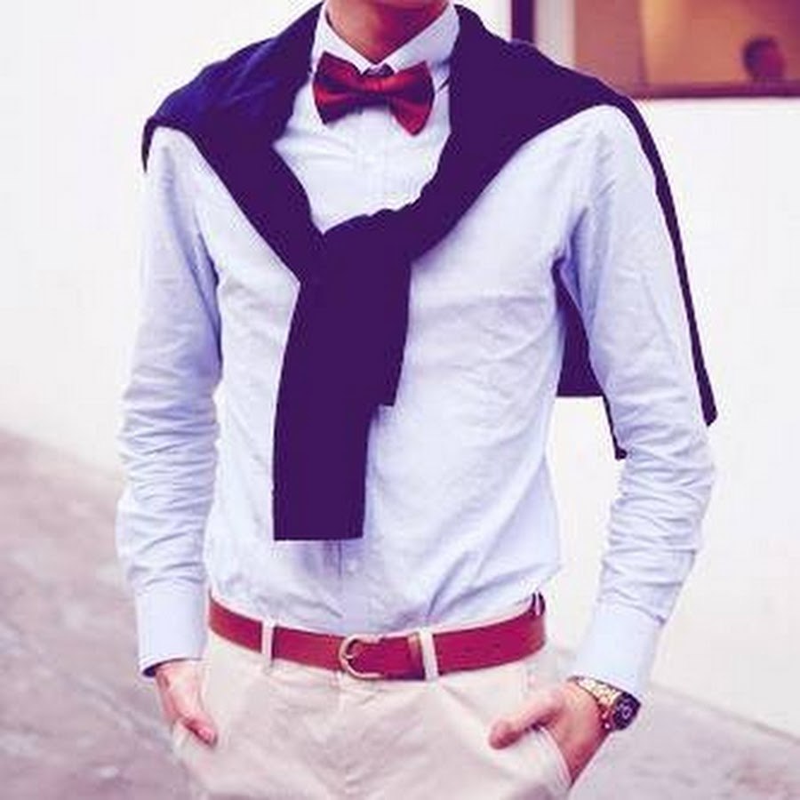 Как красиво завязать шарф на шее. Как завязывать кофту на шее. Толстовка накинутая на плечи. Как завязывать кофту на шее. Блузка с шарфиком.