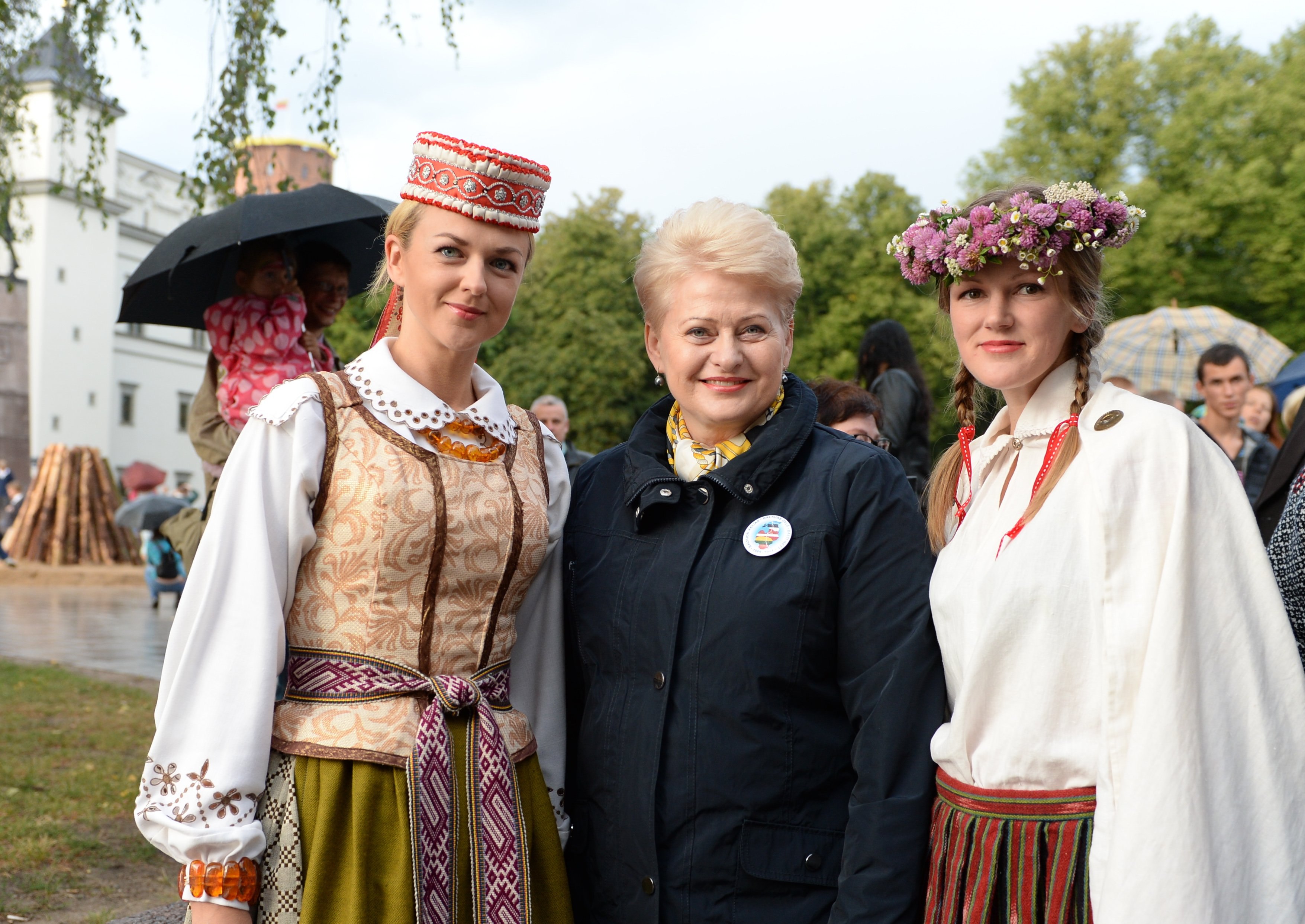 литовский народный костюм аукштайтии. национальный костюм литвы национальный костюм литвы. литовский народный костюм аукштайтии. литовский народный костюм дзкуии. дзукия литва костюм.
