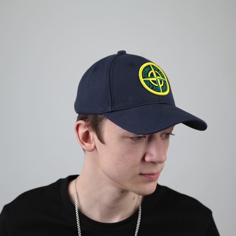 Пацык в кепке Stone Island