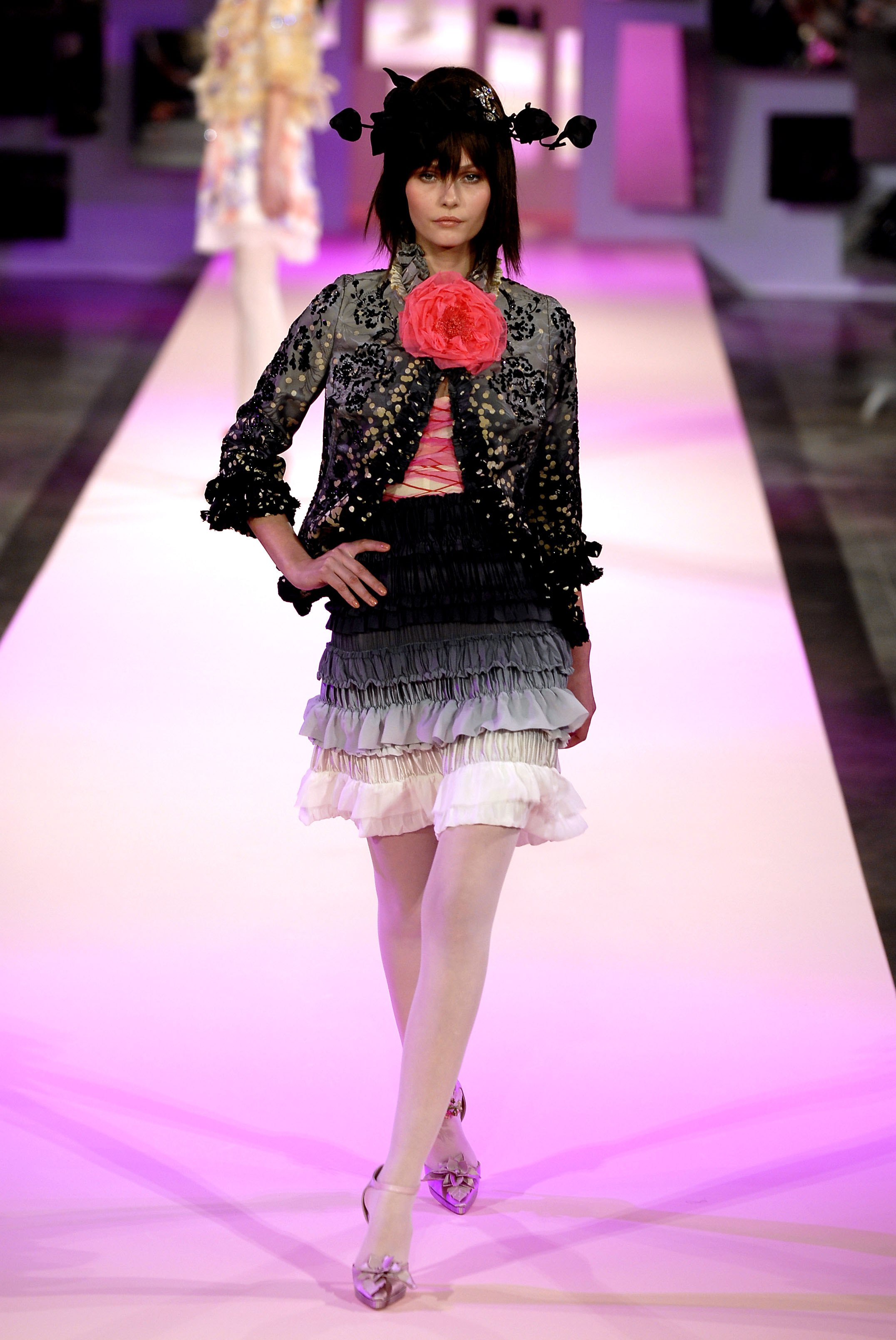 мода 2007-2010. Christian lacroix 2005 2007. жан поль готье 2007 показ. жан поль готье весна 2007. Victoria secret angels.