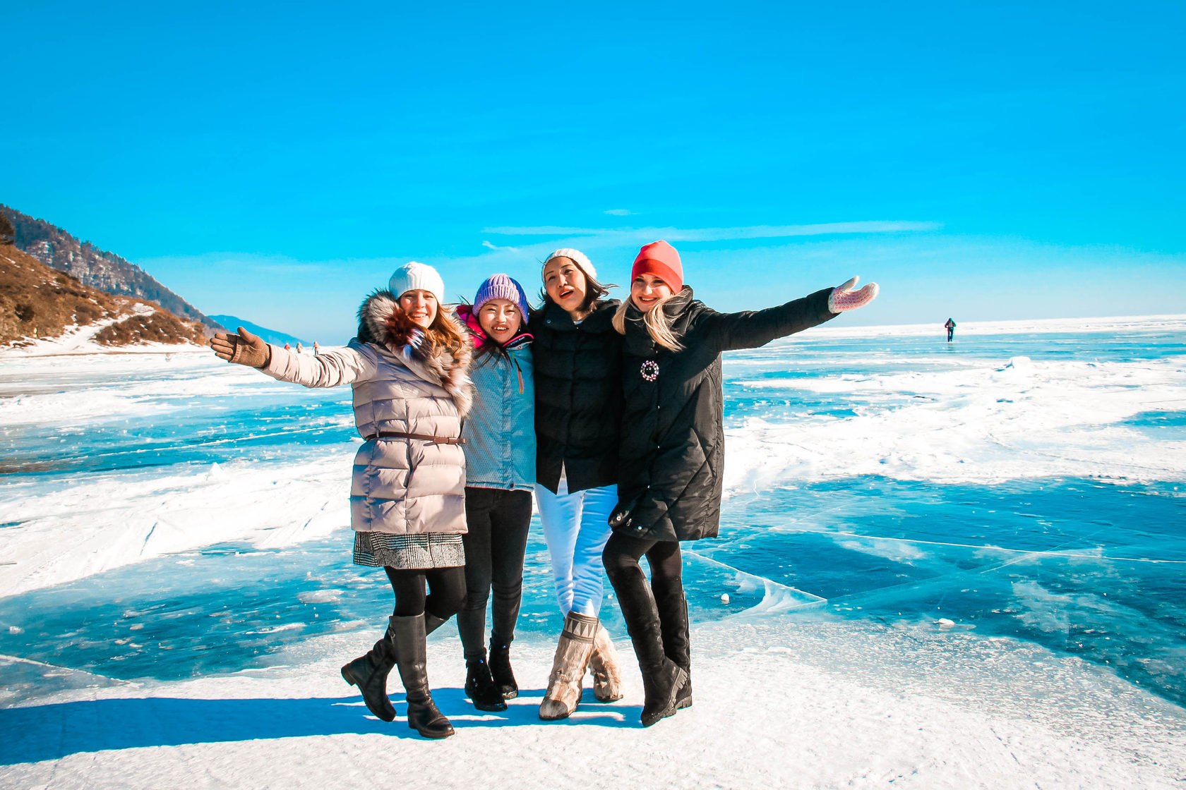 Куда поехать с ребенком в феврале. Зимний отдых. Отдохнуть на Байкале зимой. Экскурсия зимой. Новогодние каникулы на Байкале.