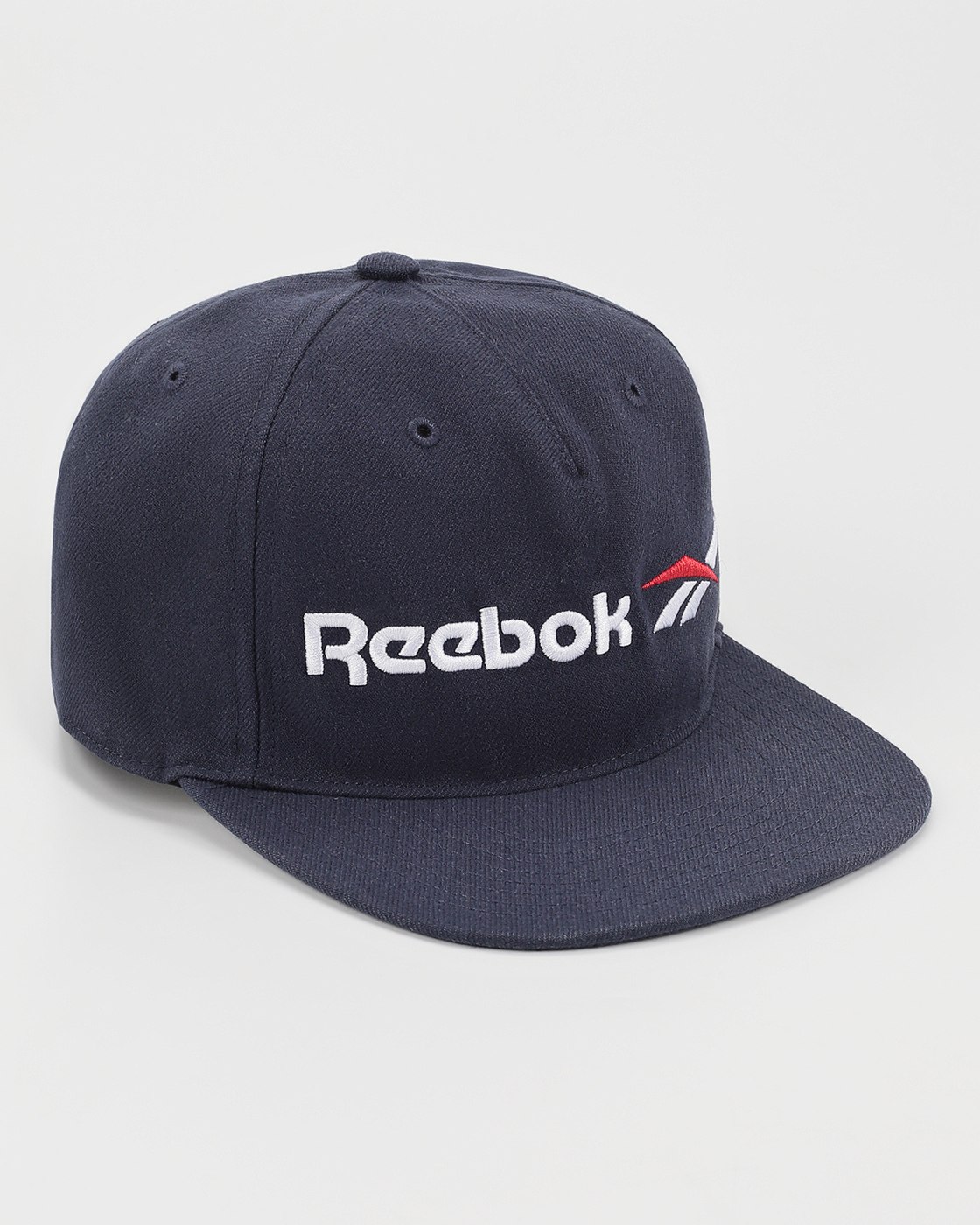 Бейсболка мужская рибок. Кепка Reebok Nano. Кепка Reebok Classic. Reebok / кепка CL vector Flat Peak. Fm cap кепка Reebok.