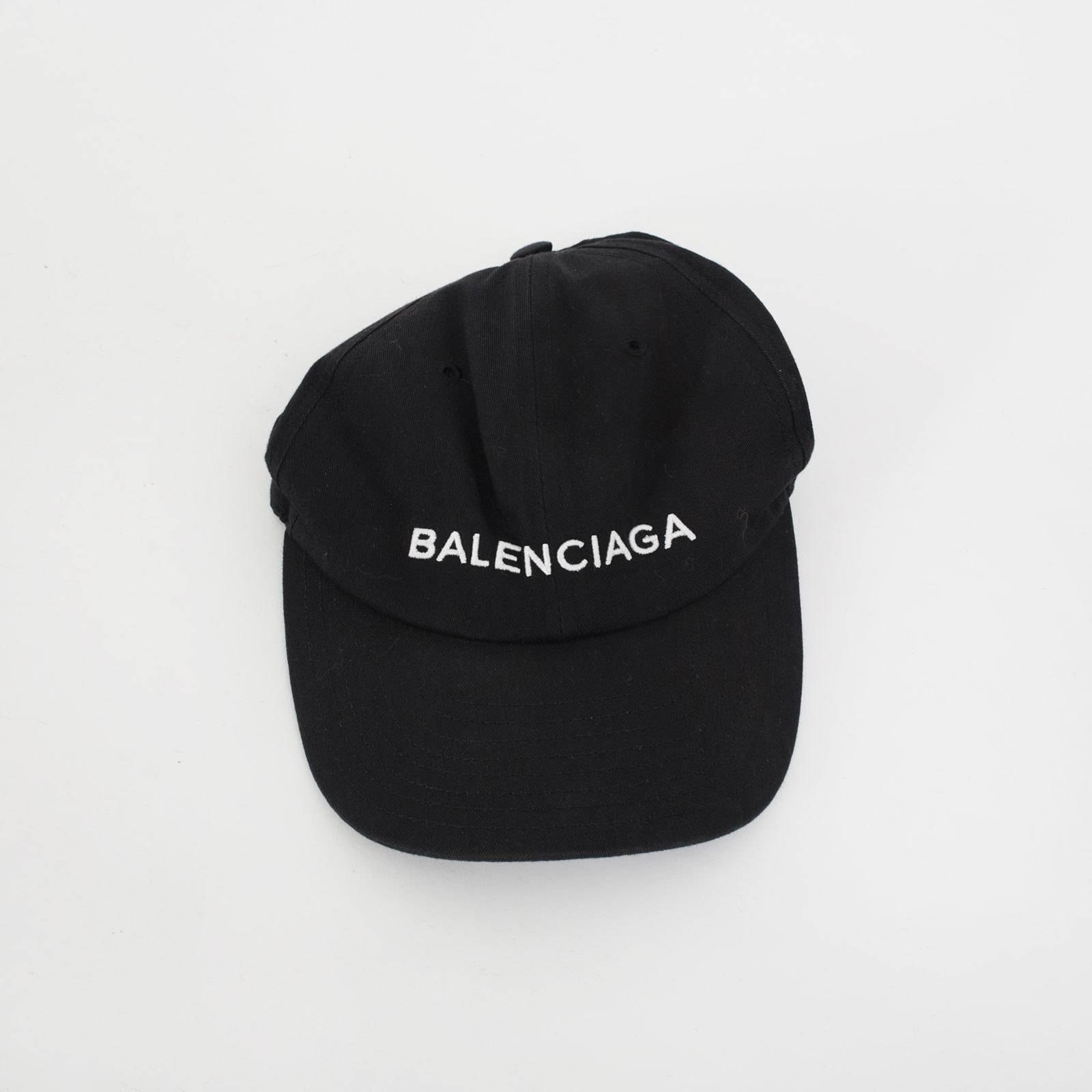 Кепка баленсиага оригинал. Кепка Balenciaga Crew. Кепка Баленсиага новая. Серая кепка Баленсиага.