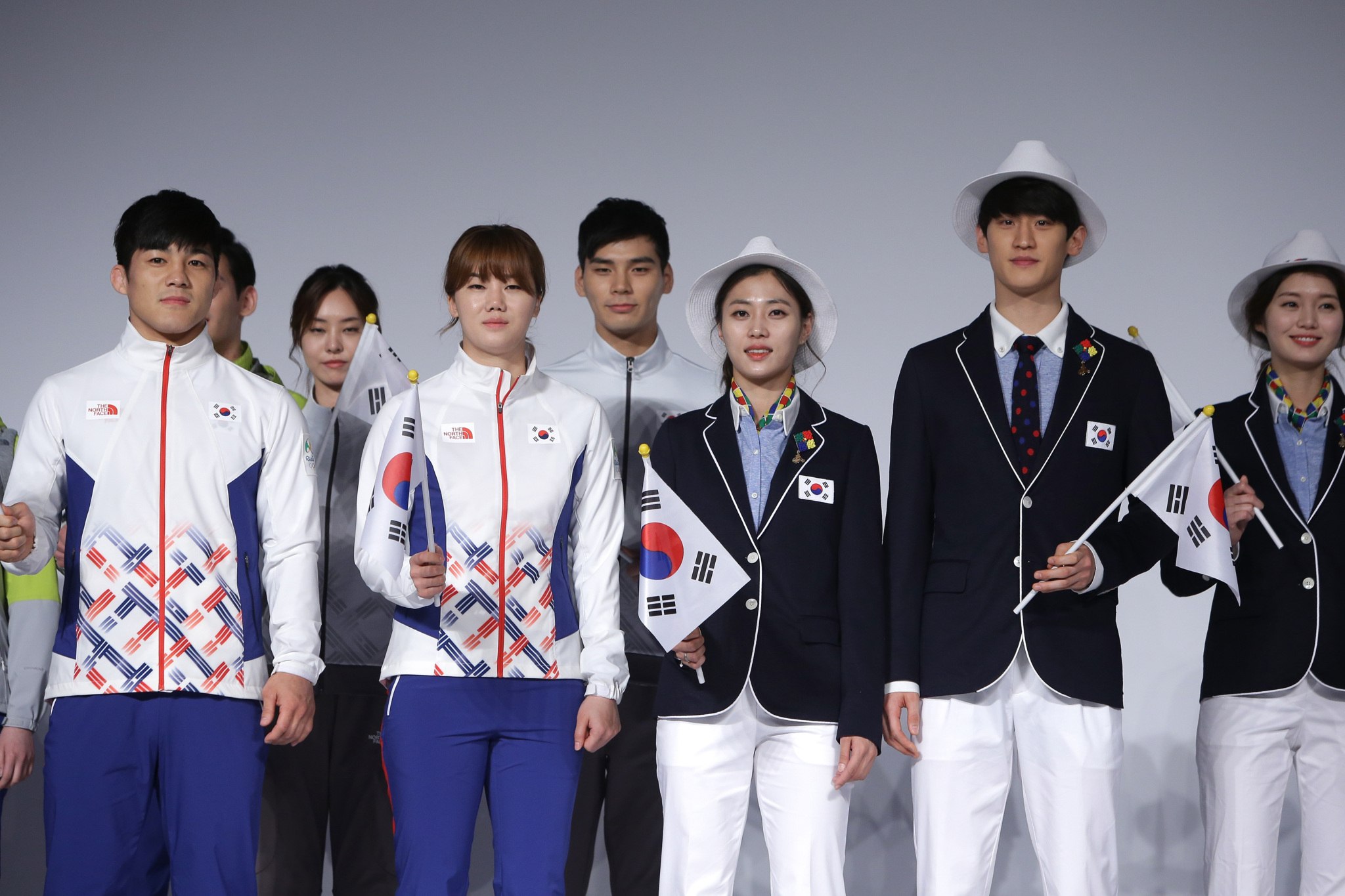 Olympic team. Форма олимпийской сборной Италии. Олимпийская одежда сборной 2001. Форма олимпийской сборной Франции. Форма олимпийской сборной Южной Кореи.