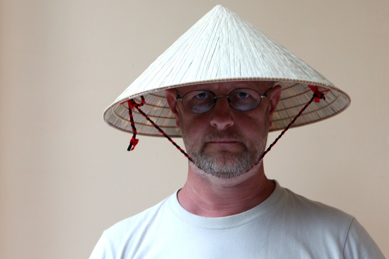 Вьетнамец ли. Амигаса Ронин. Японская шляпа амигаса Самурай. Японская соломенная шляпа амигаса. Шляпа амигаса бамбуковая.
