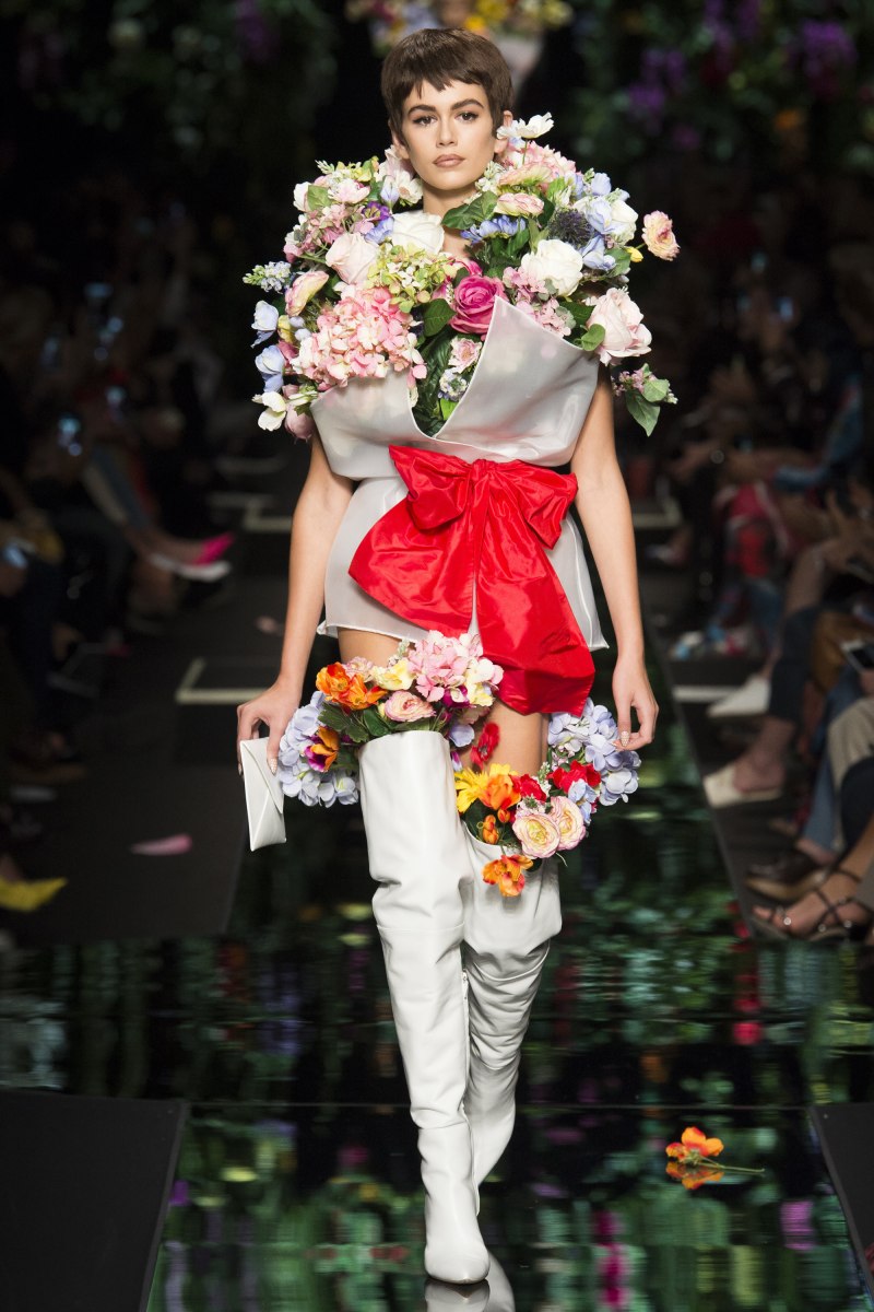 Moschino Весна-лето 2018