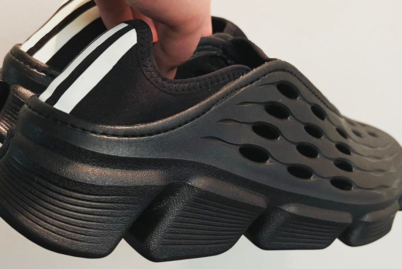 Тапочки adidas неопрен