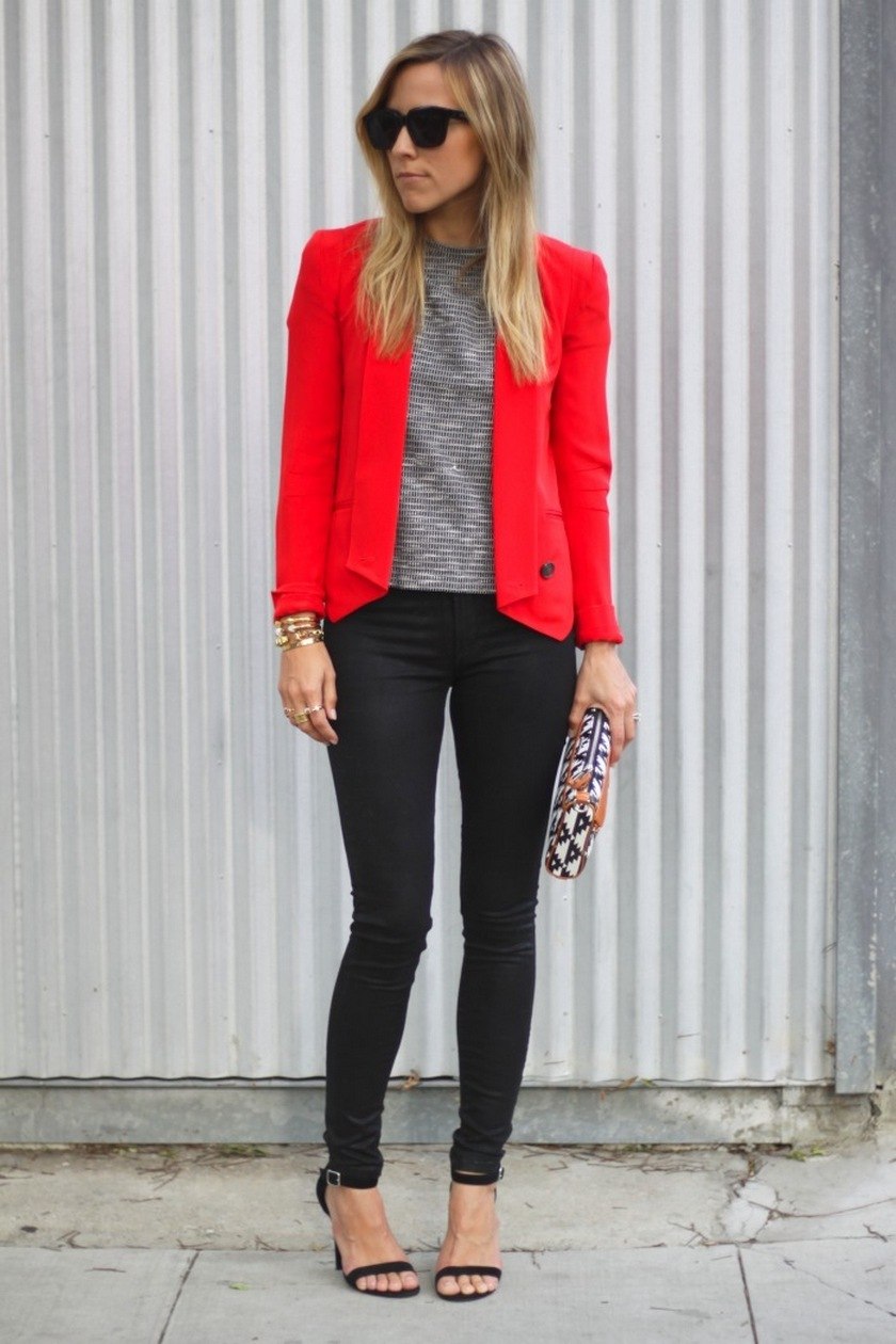 Образы с красным пиджаком