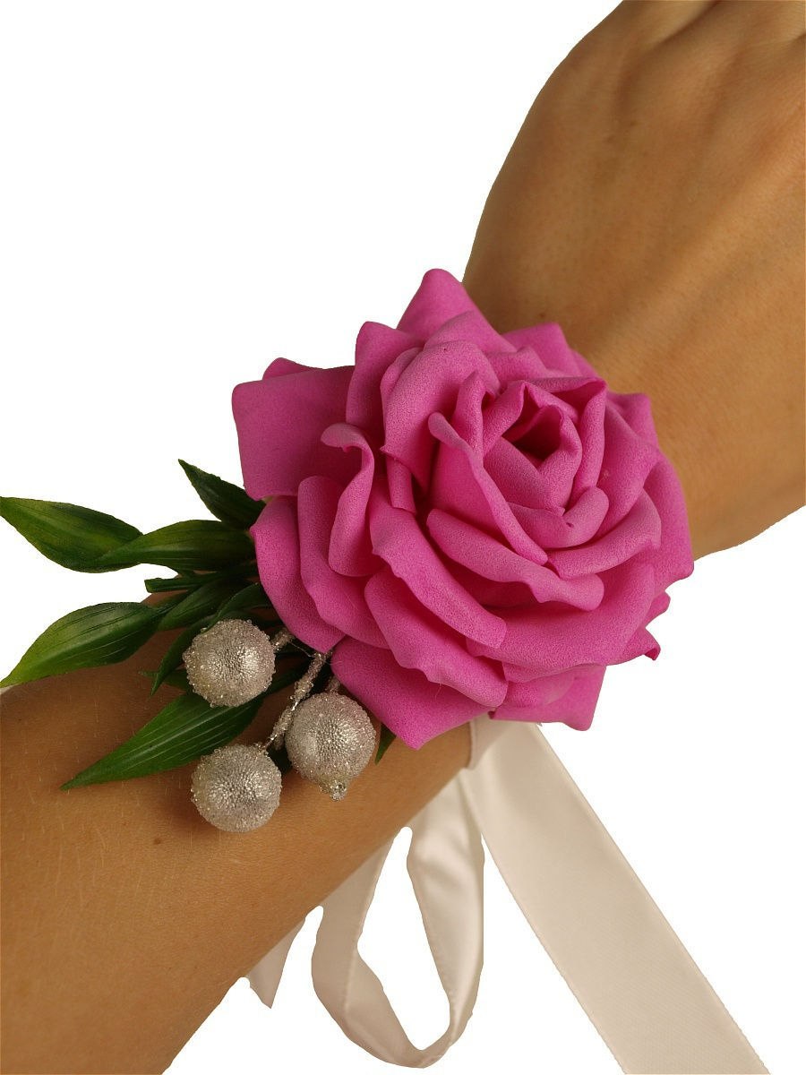 Цветок браслет купить. Бутоньерка на руку. Цветочный браслет. Цветочный браслет на руку. Флористический браслет на руку.