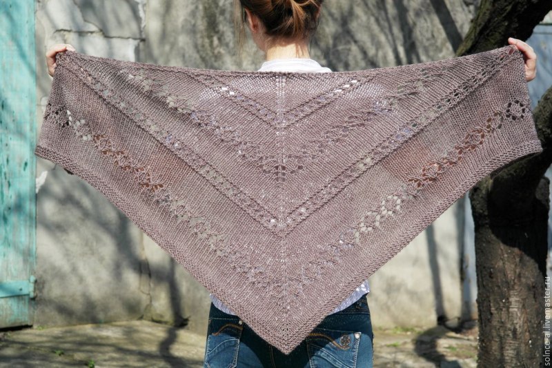 Шаль-бактус Lacy Leaf Shawl.