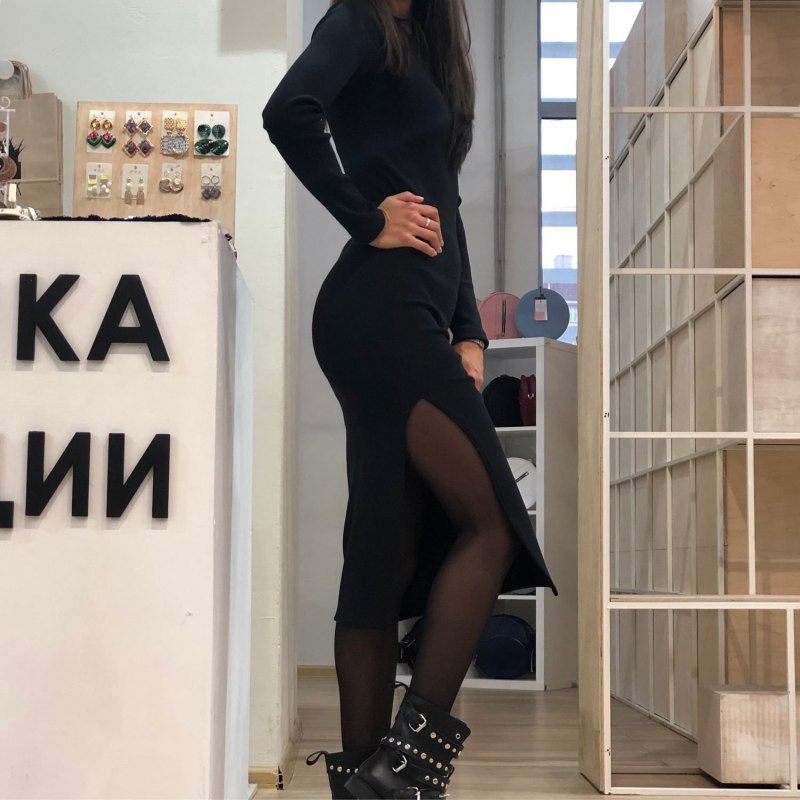 Платье лапша черное с разрезом