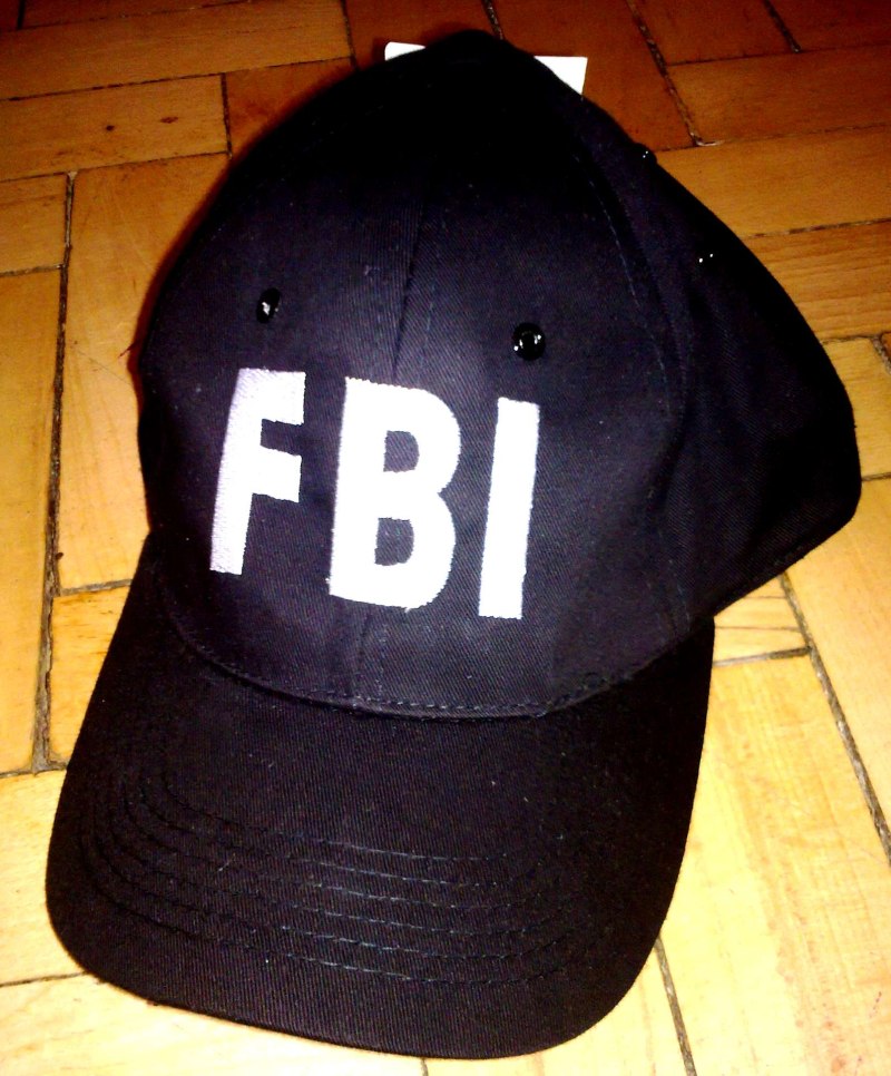 Кепка FBI красная
