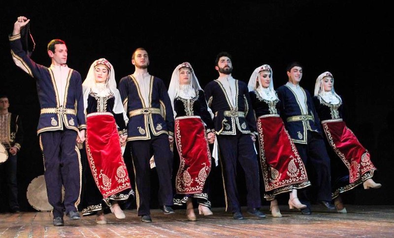 Армянский национальный костюм Сюник