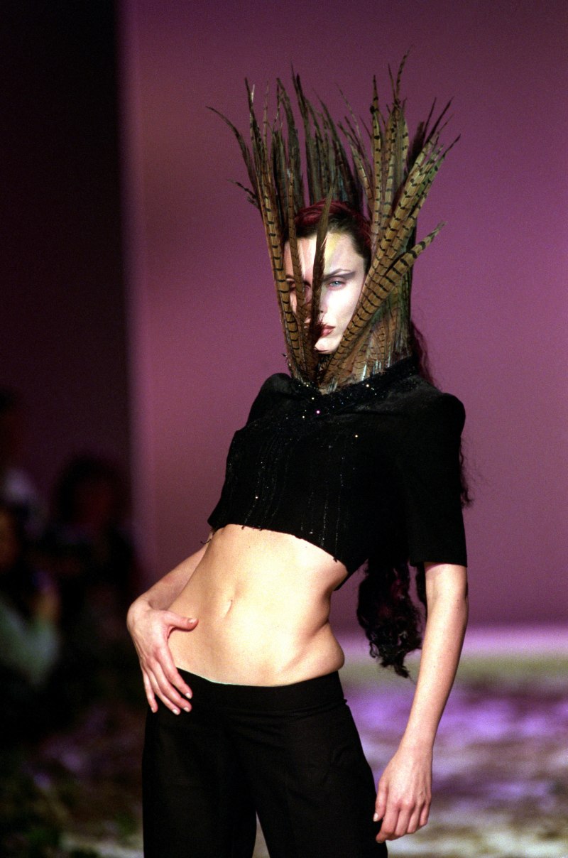 Эпатажные вещи от MCQUEEN
