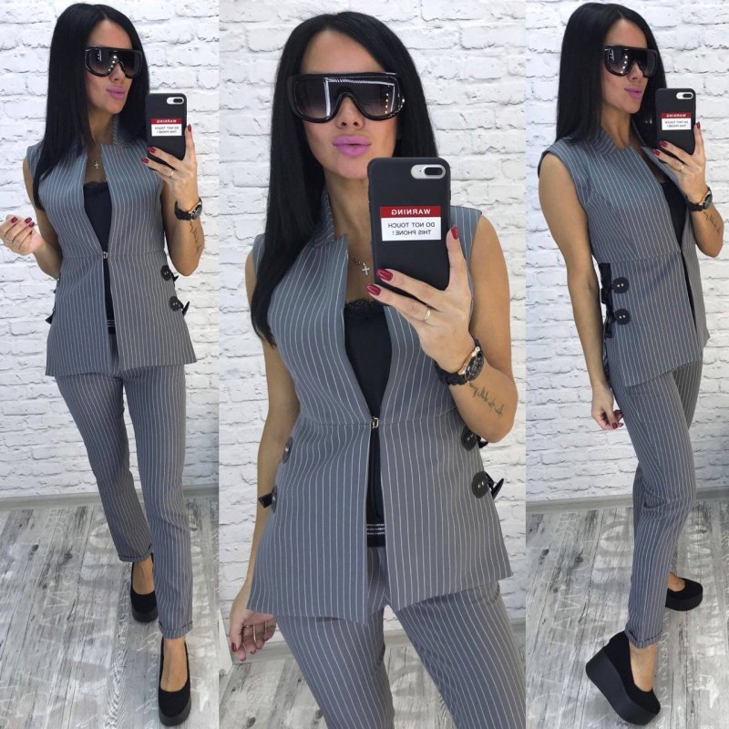 Костюм брючный с жилетом 54 Sumaya