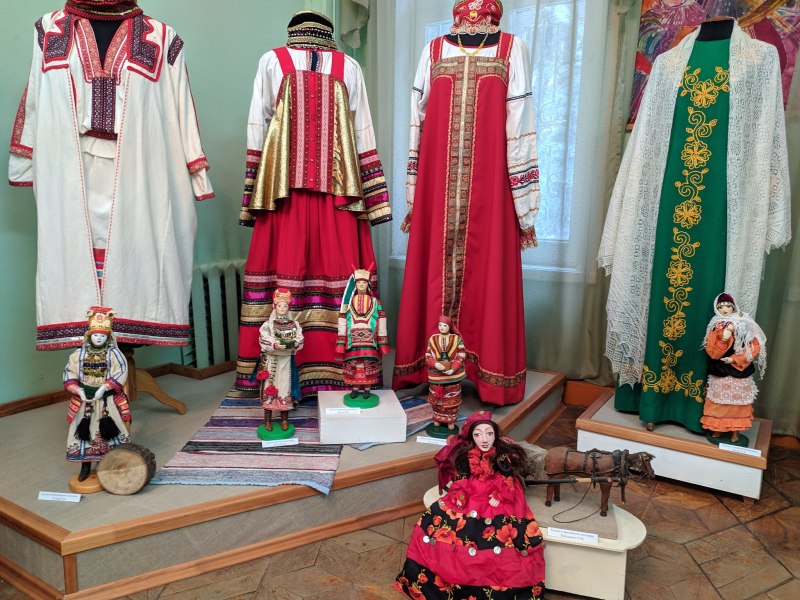 Выставка национальных костюмов