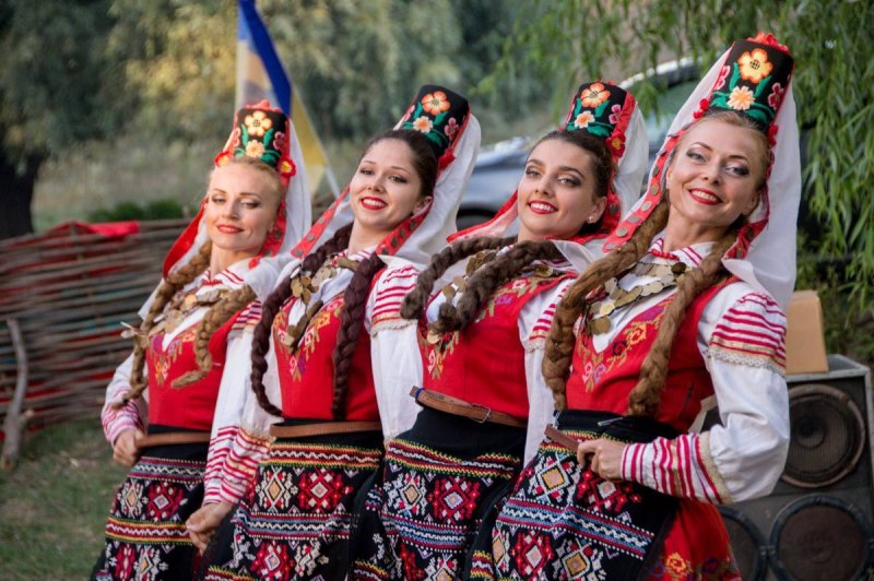Национальный костюм Болгарии