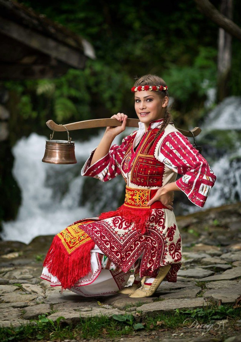 Национальный костюм Болгар