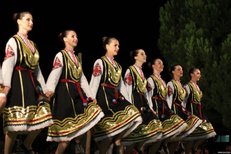 Национальный наряд Болгарии