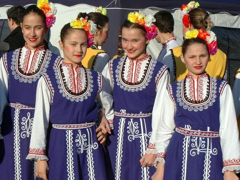 Болгарский костюм