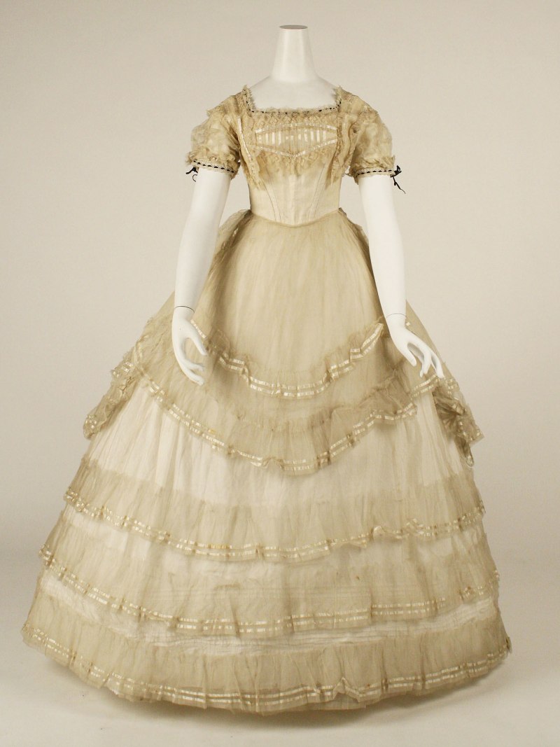 Бальное платье 1860