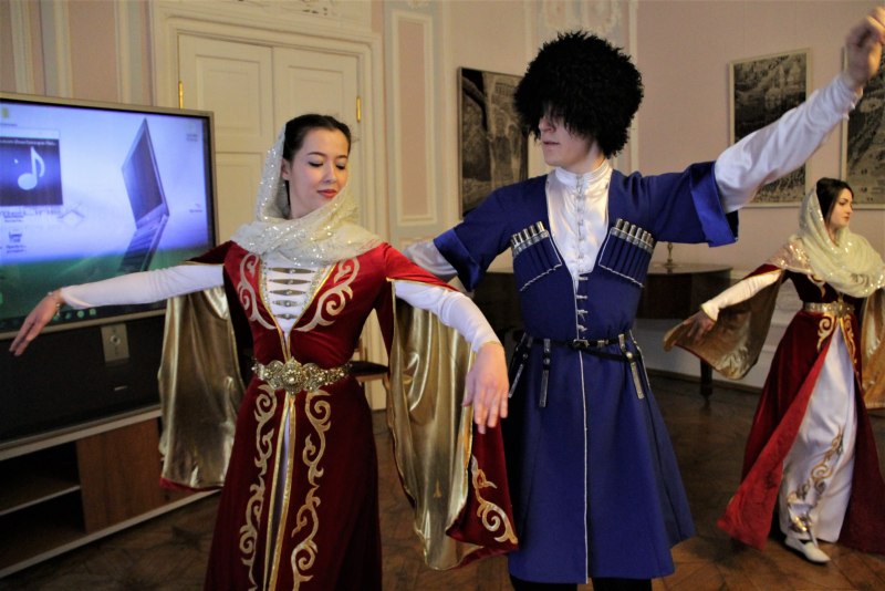 Абазины и абхазы