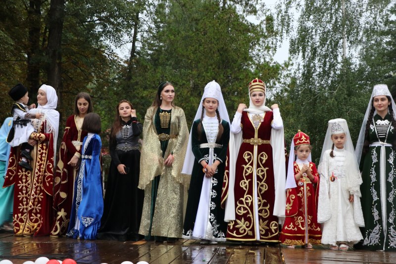 Абазины национальный костюм