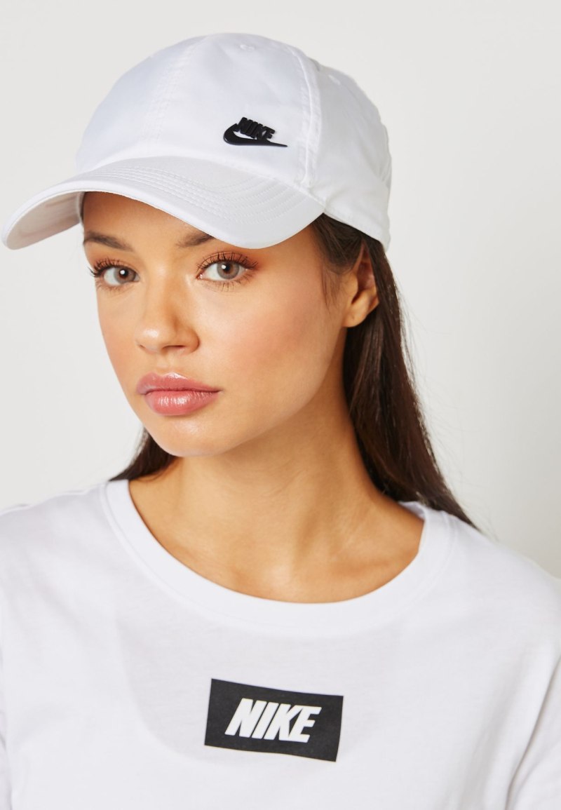 Кепка Nike белая женская