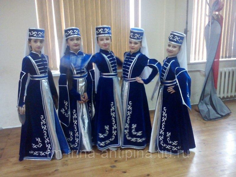 Адыгейский народный костюм