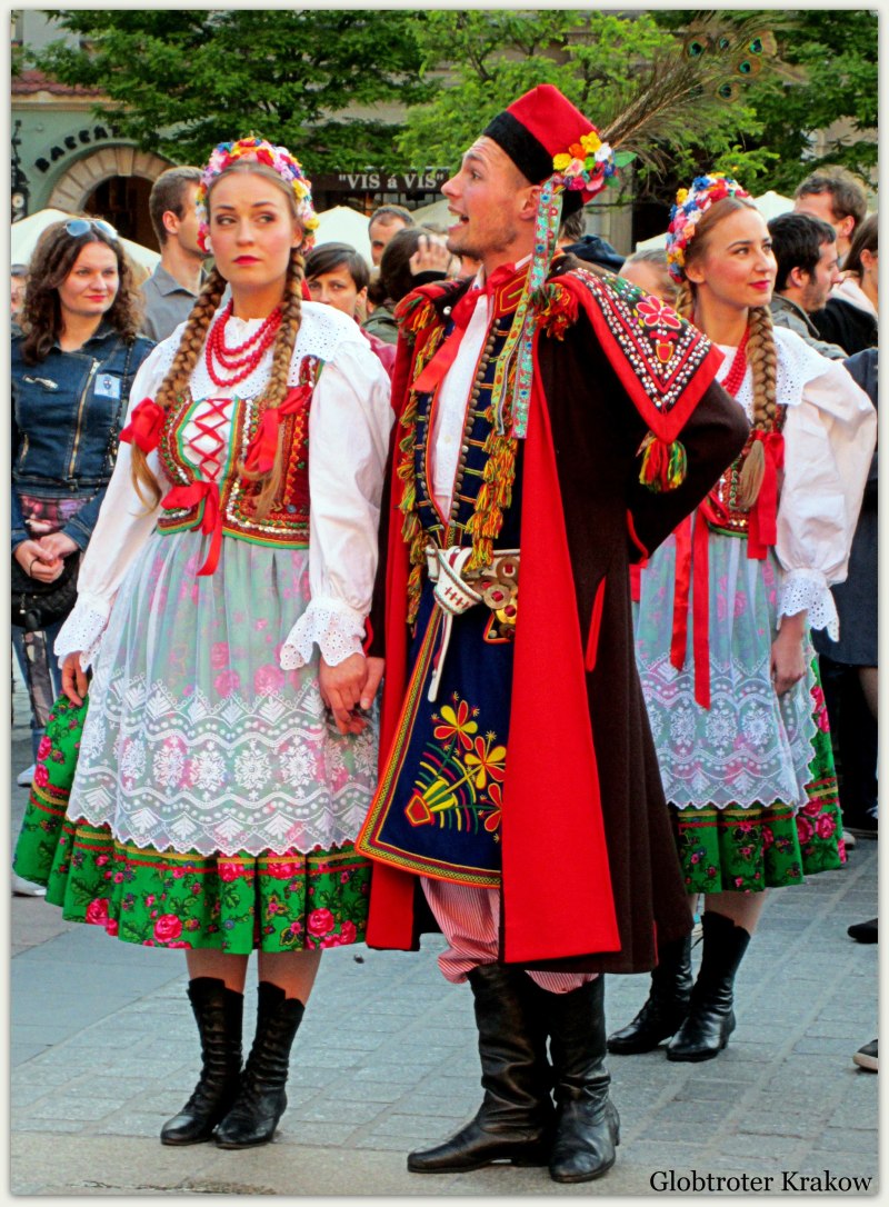 Национальный костюм полячки и поляка