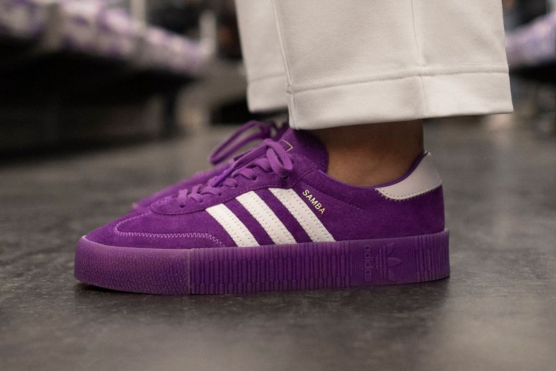 Adidas фиолетовые женские Gazelle