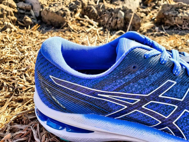Кроссовки ASICS gt-2000