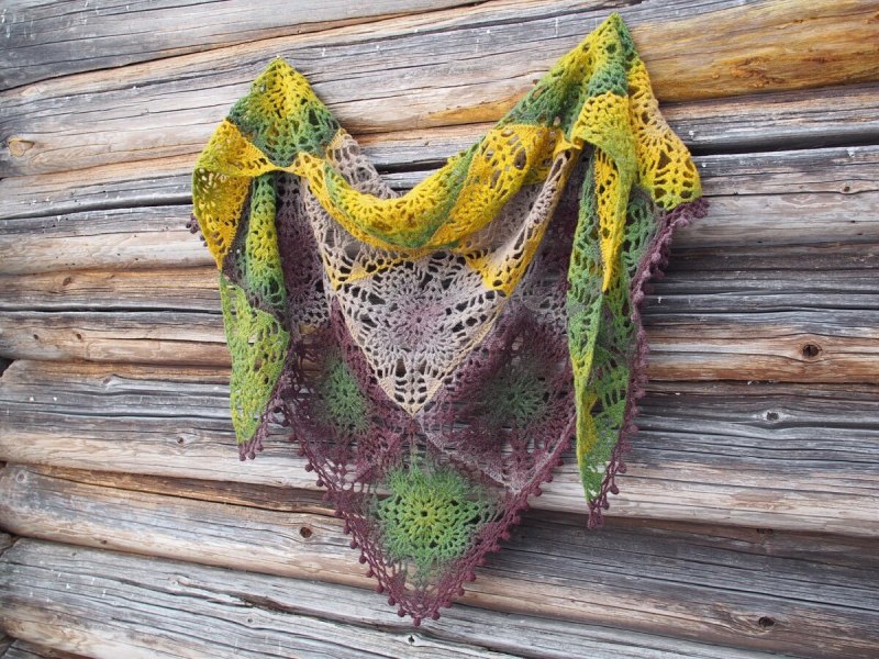 Шаль-бактус Lacy Leaf Shawl.