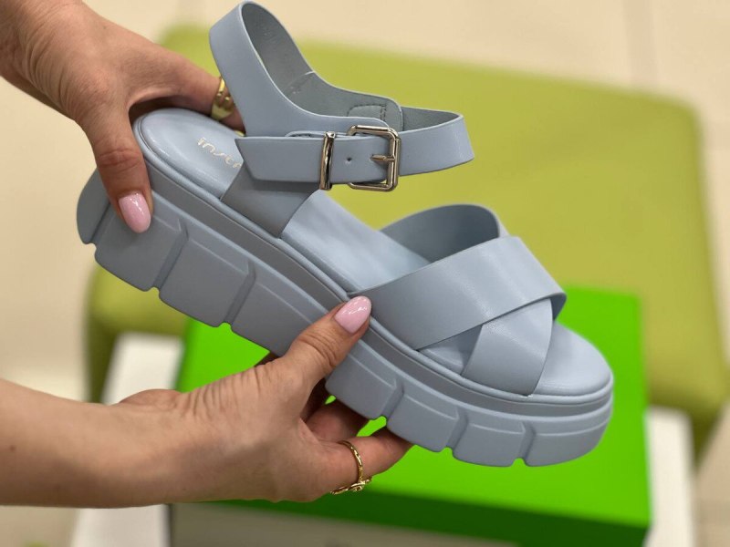 Новая актуальная обувь