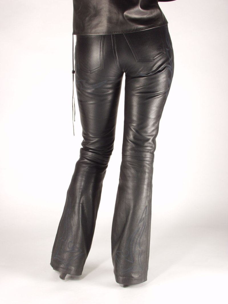 Модные кожаные брюки 2022