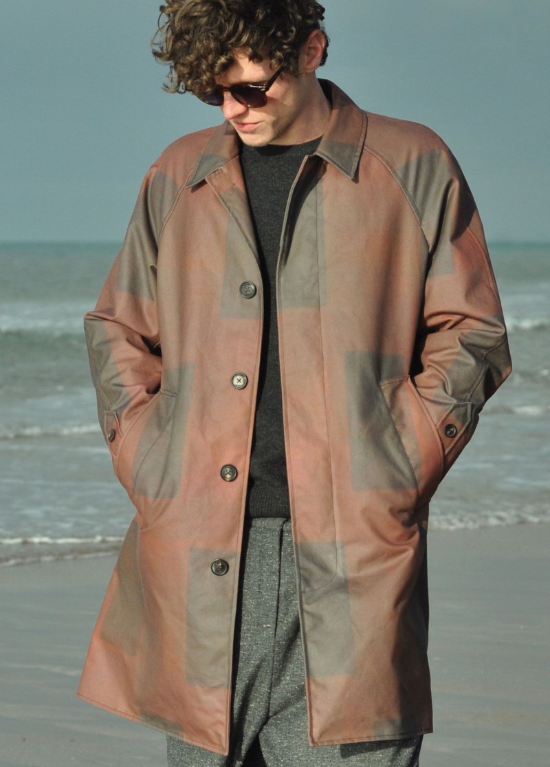 Плащ из мятой ткани