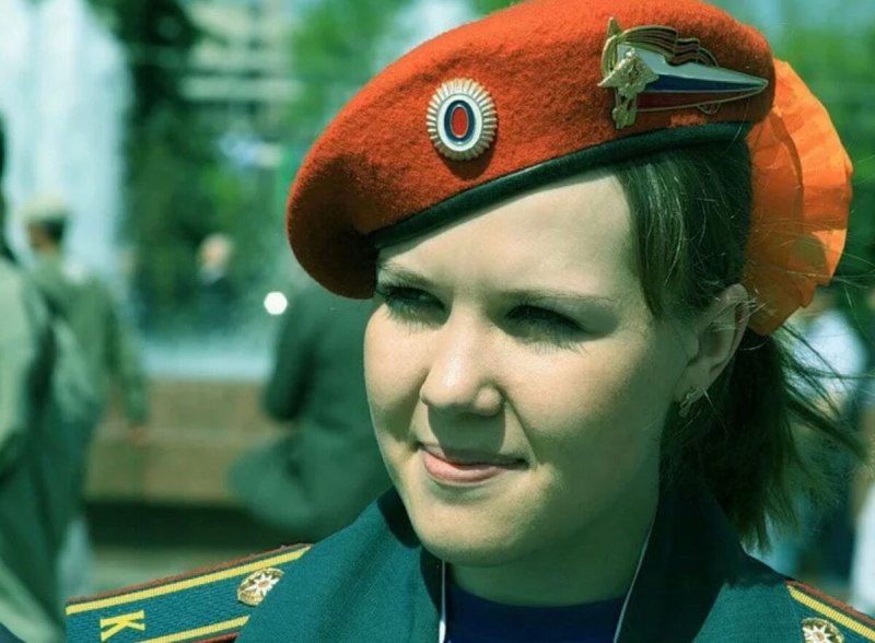 Женщина в берете